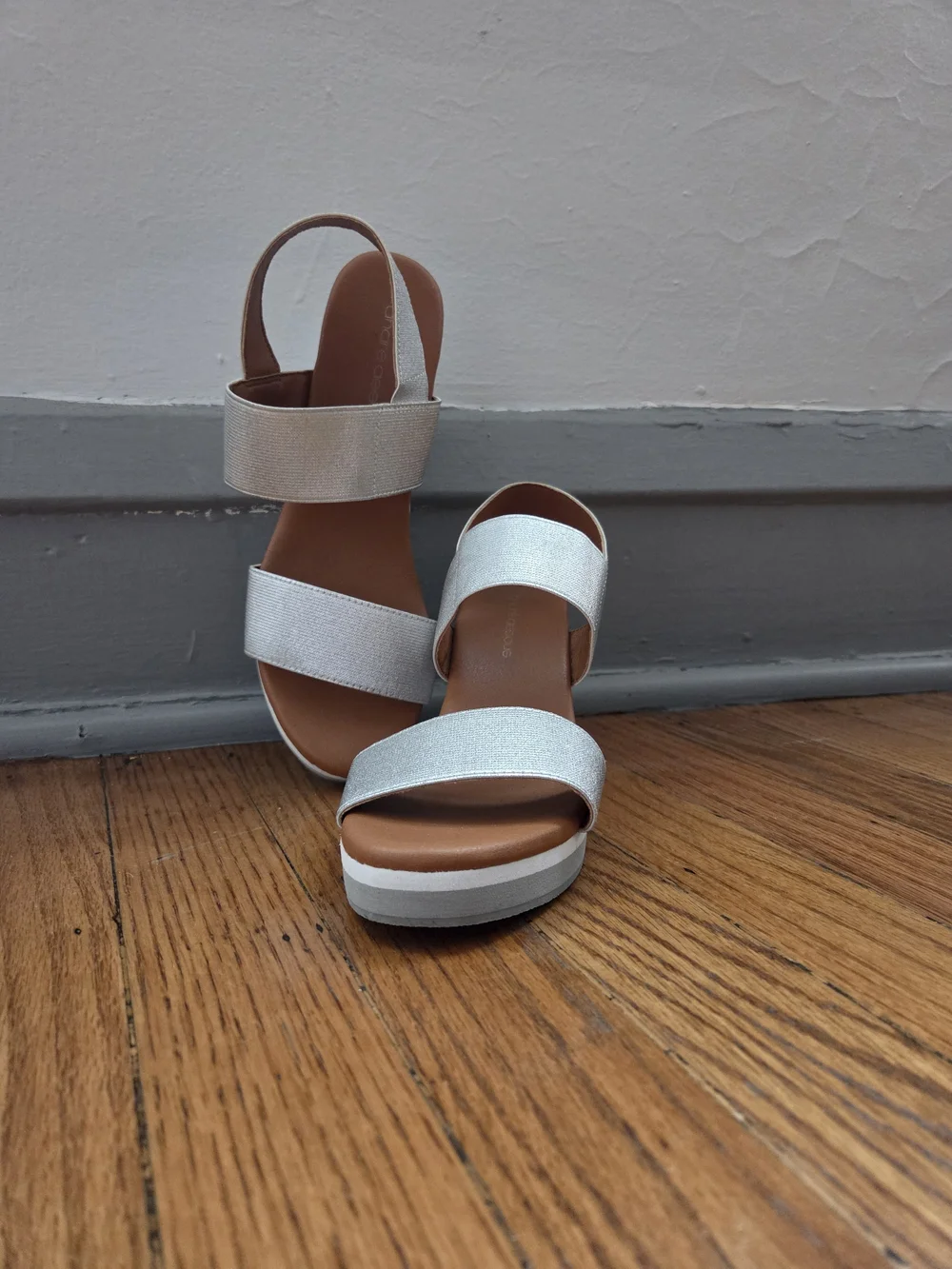 Andre Assous comfortable silver